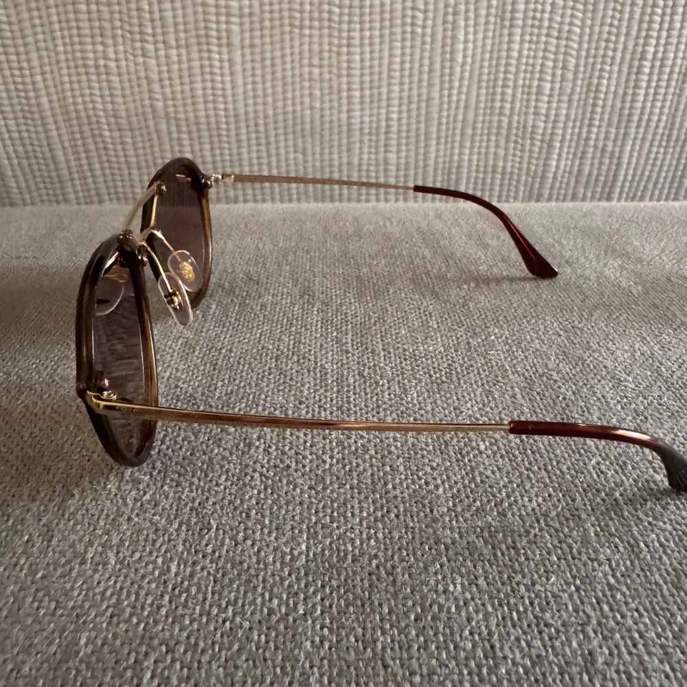 Ray-Ban Brown Gradient Round Sunglasses with Gold Bridge - Picture 3 of 3